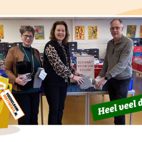 Dekens en warmwaterkruiken van Caritas Lumen Christi voor Voedselbank Oost Twente